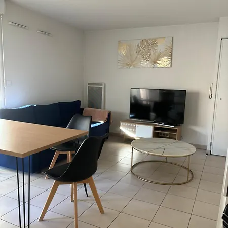Проживание в семье Chambre Cosy - Gare